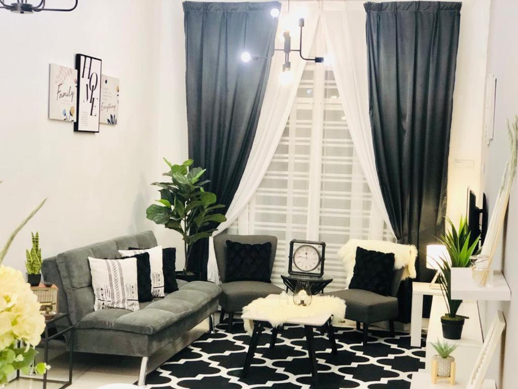 Villa Pool Kepala Batas Kampong Hilir  Esterno foto