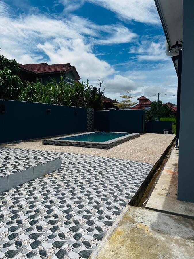 Villa Pool Kepala Batas Kampong Hilir  Esterno foto