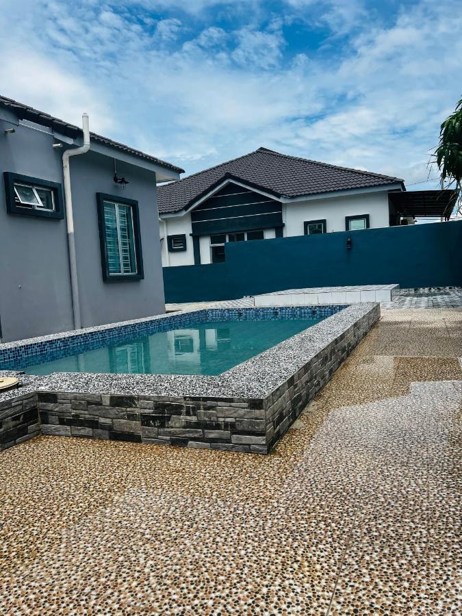 Villa Pool Kepala Batas Kampong Hilir  Esterno foto