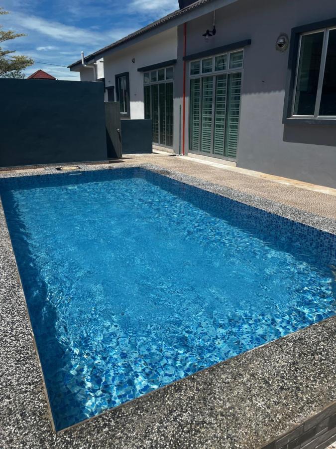 Villa Pool Kepala Batas Kampong Hilir  Esterno foto