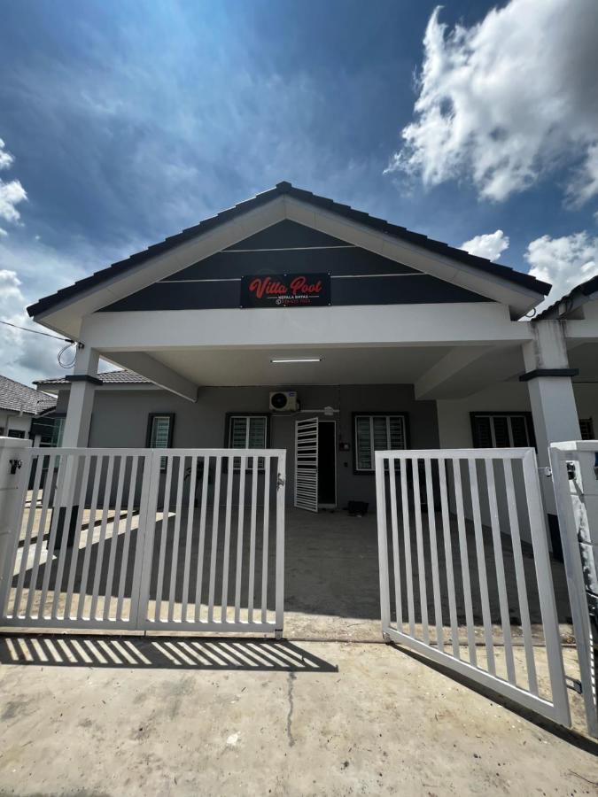 Villa Pool Kepala Batas Kampong Hilir  Esterno foto